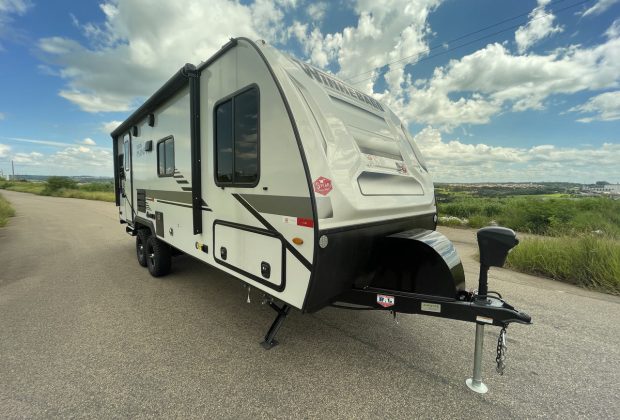 Trailer-Importado-Winnebago-2306-Qf-0km--01