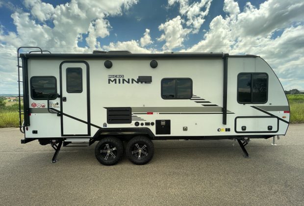 Trailer-Importado-Winnebago-2306-Qf-0km--04