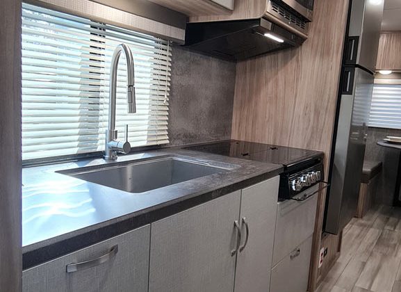 Trailer-Importado-Winnebago-2306-Qf-0km--13