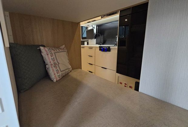 Trailer-Importado-Winnebago-2100bh-0km-03 Trailer-Importado-Winnebago-2100bh-0km-03