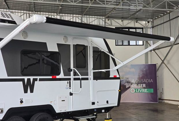 Trailer-Importado-Winnebago-2100bh-0km-10 Trailer-Importado-Winnebago-2100bh-0km-10