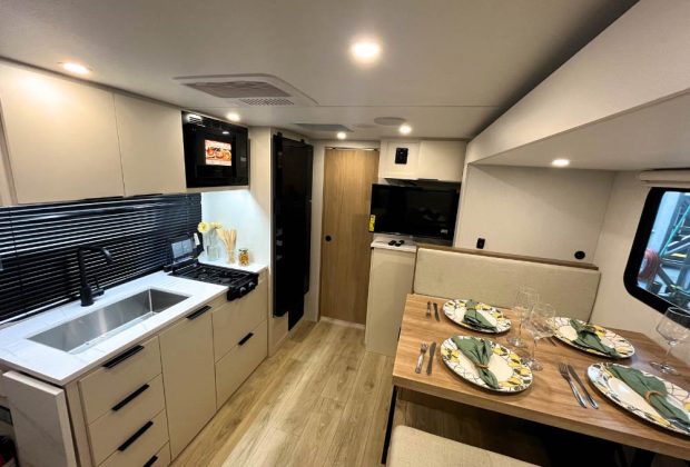 Trailer-Importado-Winnebago-2108ds-(d)-0km-18