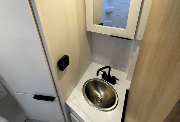 Trailer-Importado-Winnebago-2108ds-(d)-0km-28