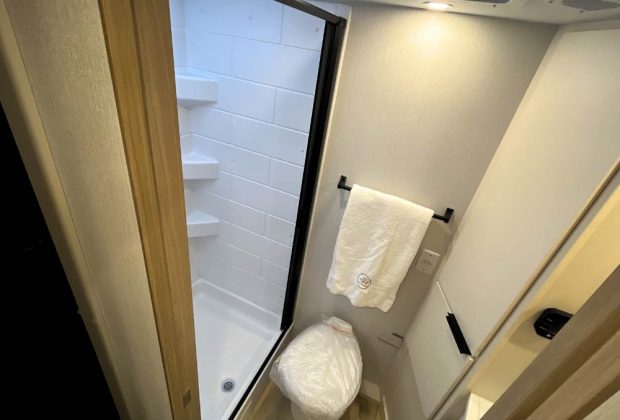 Trailer-Importado-Winnebago-2108ds-(d)-0km-29