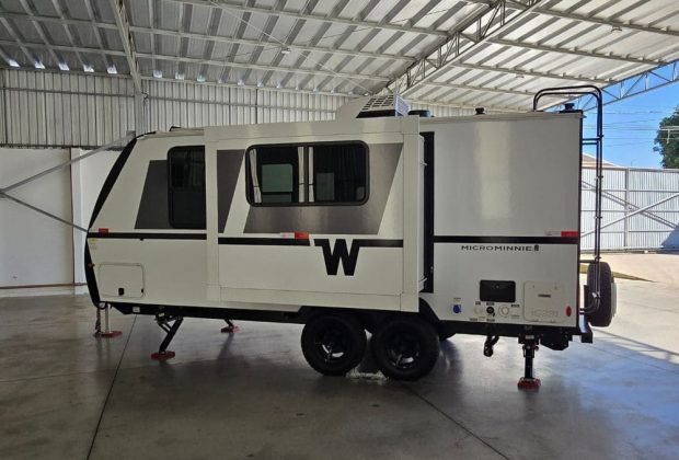 Trailer Importado Winnebago 2108ds D - Ano 2026 04