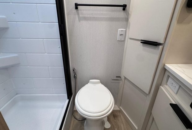 Trailer Importado Winnebago 2108ds D - Ano 2026 10