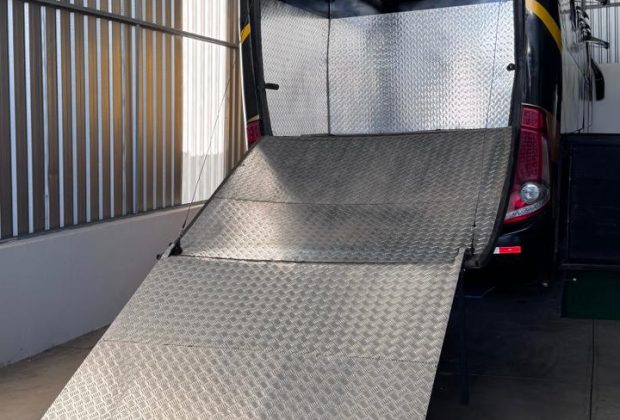 Motor Home Mercedes-benz Carroceria Marcopolo Ano 2012 12