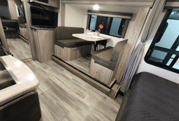 Trailer Importado Winnebago 2106d - Ano 2021 15