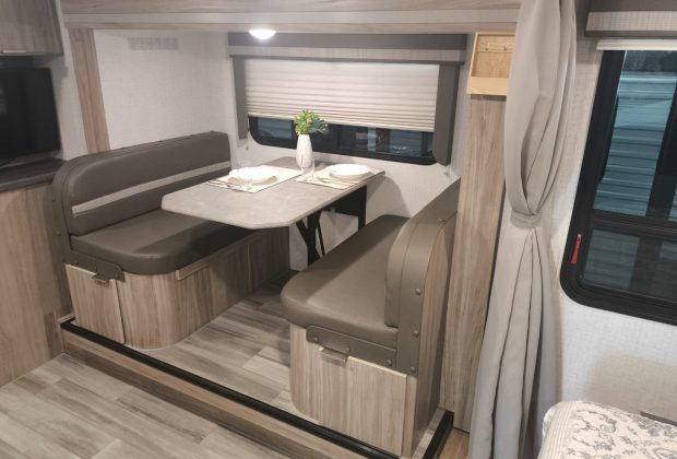 Trailer Importado Winnebago 2106d - Ano 2021 16