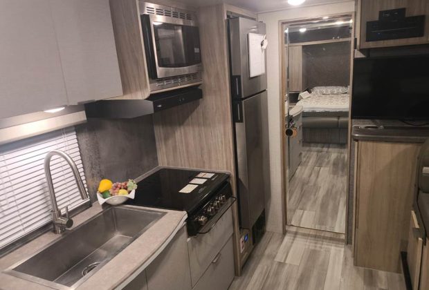 Trailer-Importado-Winnebago-2106d---Ano-2021-17