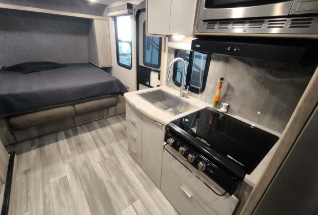 Trailer Importado Winnebago 2106d - Ano 2021 20