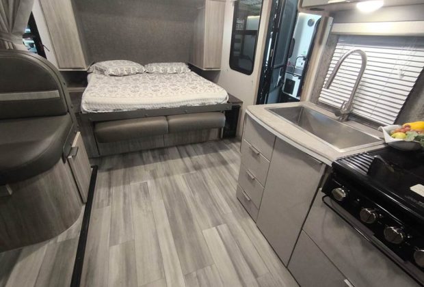 Trailer-Importado-Winnebago-2106d---Ano-2021--20