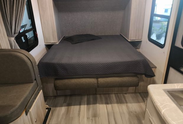 Trailer Importado Winnebago 2106d - Ano 2021 22