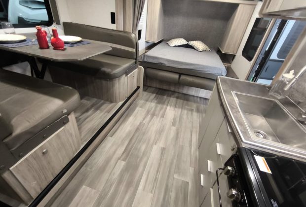 Trailer Importado Winnebago 2306bhs Ano 2021 11