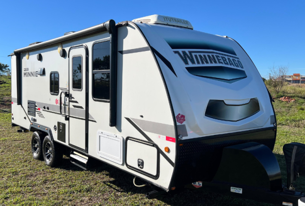 Trailer Importado Winnebago 2306bhs Ano 2021 capa