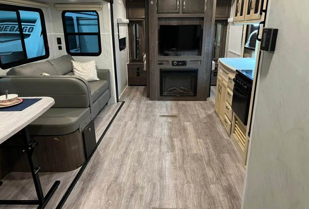 Trailer-Importado-Winnebago-31bhds-Ano-2019-12