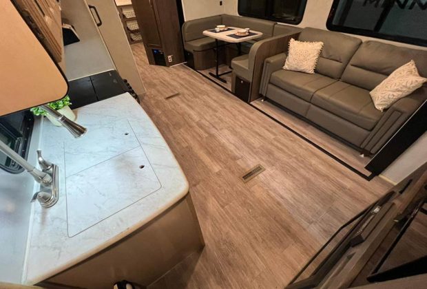 Trailer-Importado-Winnebago-31bhds-Ano-2019-16