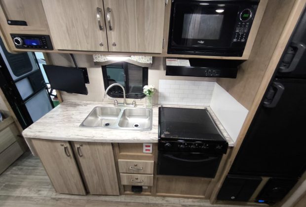 Trailer Importado Winnebago 2106b Ano 20192020 08 Trailer Importado Winnebago 2106b Ano 20192020 08