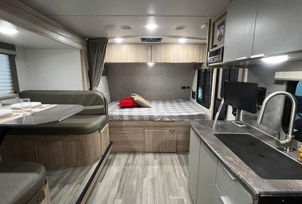 Trailer-Importado-Winnebago-2106b-Ano-2020-2021--13 Trailer-Importado-Winnebago-2106b-Ano-2020-2021--13