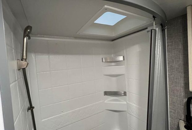 Trailer-Importado-Winnebago-2106b-Ano-2020-2021--17 Trailer-Importado-Winnebago-2106b-Ano-2020-2021--17